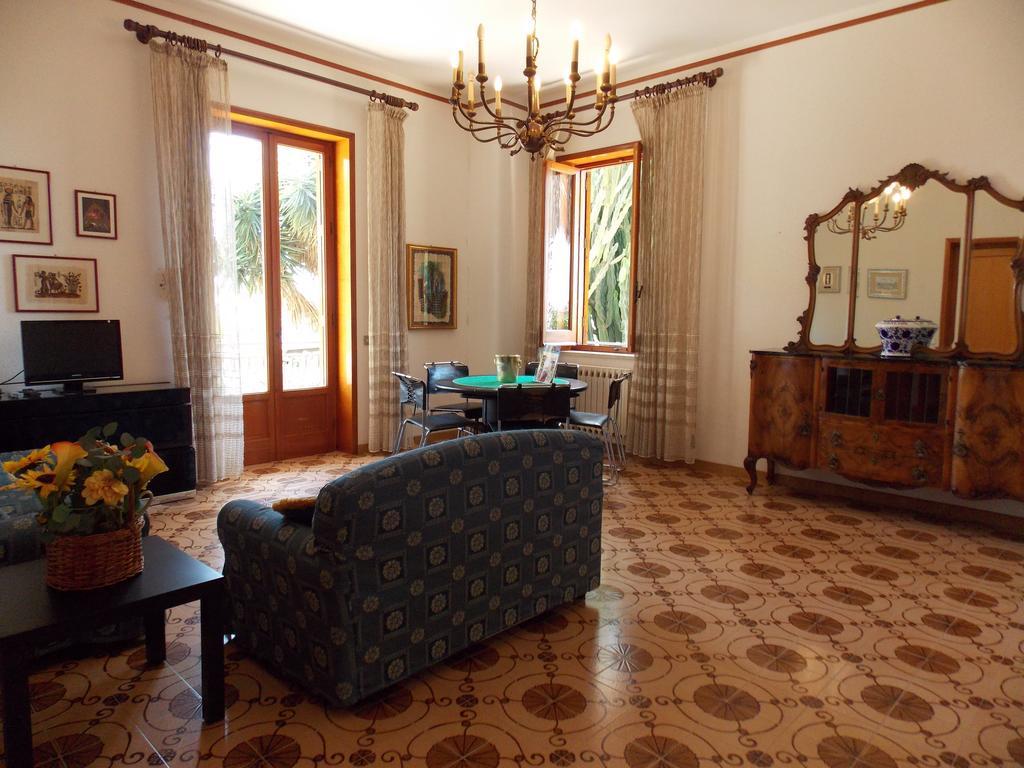 Holiday Home Mediterraneo Marsala Phòng bức ảnh